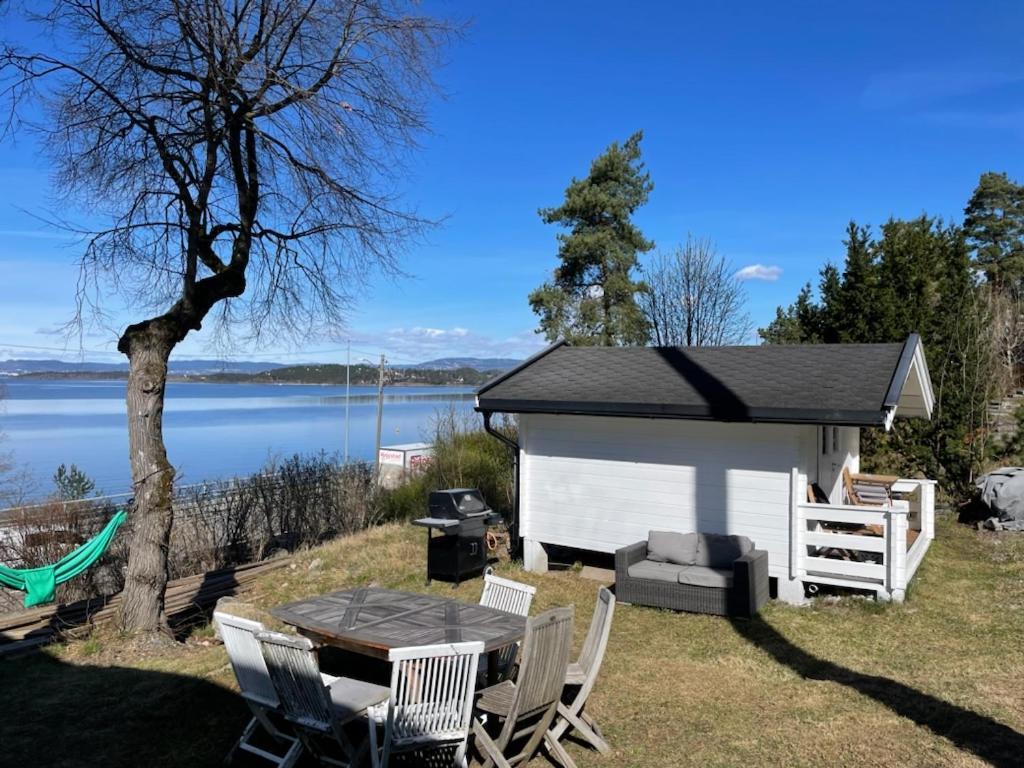 Nice Apartment With1 Bedroom Separate Living Room With A Sofa Bed And A Tiny Kitchen A Bathroom Located In Nordstrand Near By The Sea For 3 Guests With A Garden And Grill 5 Extra Guests With Extra Cost In The Cabin With Sea View Just Outside The Apar Oslo Eksteriør billede
